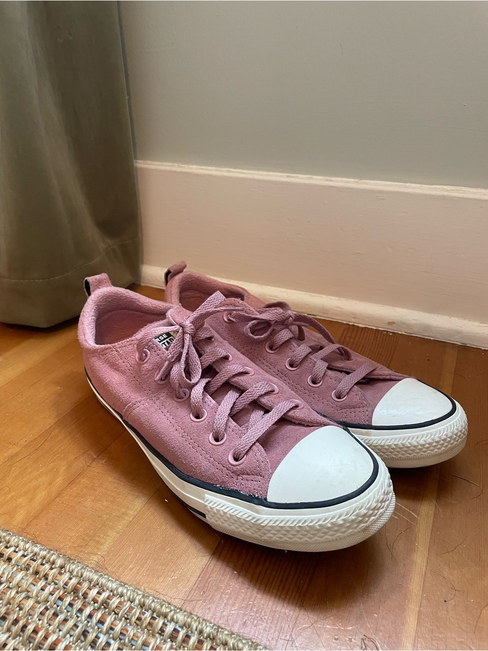 Classic Low-Top Canvas Sneakers in Dusty Rose
